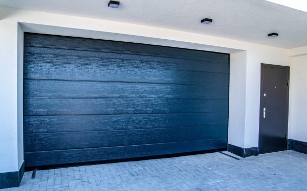 Poarta sectionala diferite culori